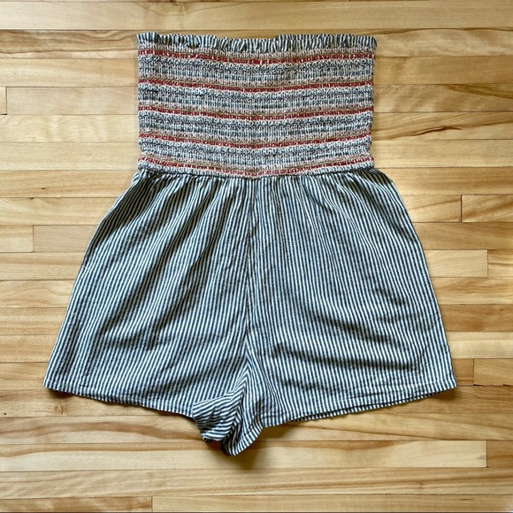 *SOLD* American Eagle Strapless Stripped Romper - Picture 3 of 4